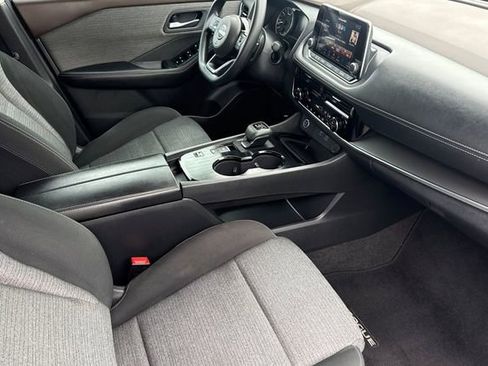 Used 2022 Nissan Rogue SV FWD image 20