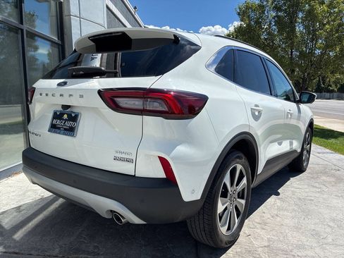 Used 2023 Ford Escape Platinum w/ Premium Technology Package AWD/4WD image 5