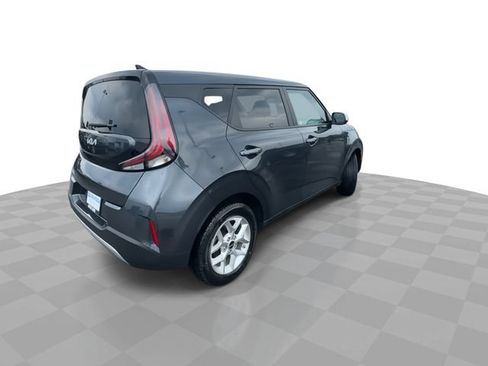 Used 2025 Kia Soul LX w/ LX Technology Package FWD image 8