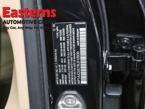 Used 2024 Porsche Macan image 37