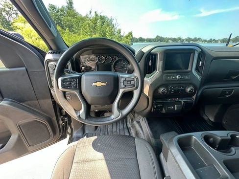 Used 2021 Chevrolet Silverado 2500 Custom w/ Custom Value Package AWD/4WD image 15