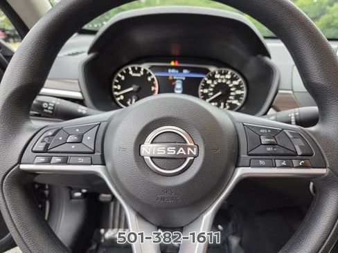 Used 2025 Nissan Altima 2.5 SV FWD image 23
