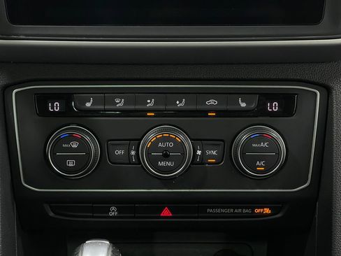 Used 2021 Volkswagen Atlas Cross Sport SE w/ Panoramic Sunroof Package image 24