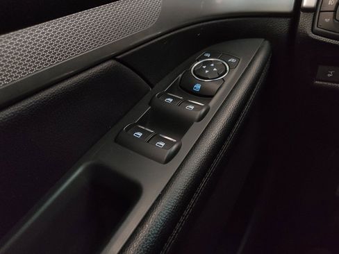 Used 2017 Ford Explorer XLT w/ Equipment Group 202A image 27