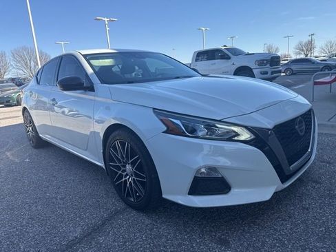 Used 2020 Nissan Altima 2.5 SR image 1