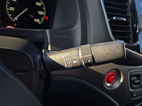 Used 2024 Honda Ridgeline Sport image 17