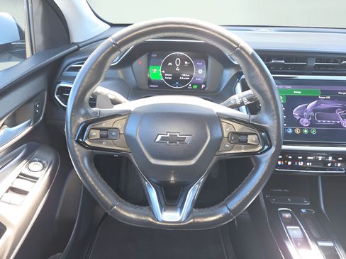 Used 2022 Chevrolet Bolt EUV LT w/ Convenience Package FWD image 9