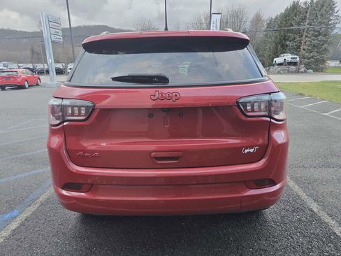 Used 2023 Jeep Compass Limited image 4