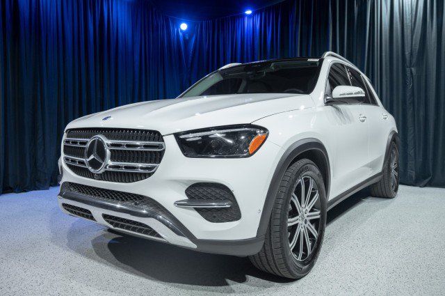 Used 2024 Mercedes-Benz GLE 450 4MATIC image 1