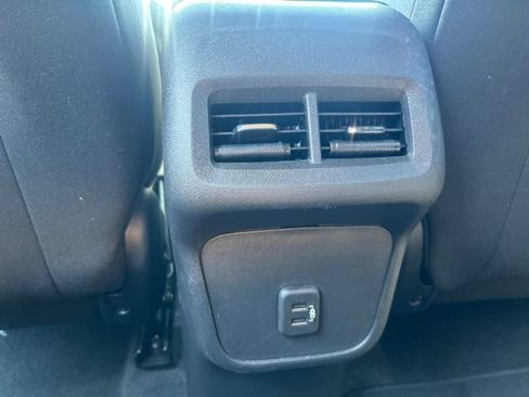 Used 2024 Chevrolet Equinox LT AWD/4WD image 37