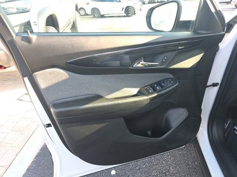 Used 2025 Chevrolet TrailBlazer LT image 11