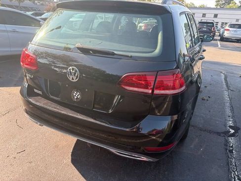 Used 2019 Volkswagen Golf SE FWD image 8
