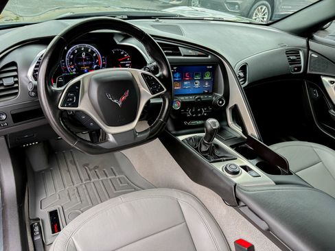 Used 2017 Chevrolet Corvette Stingray Coupe w/ 1LT RWD image 23