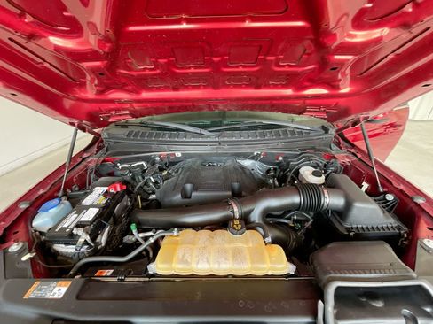 Used 2018 Ford Expedition XLT AWD/4WD image 25