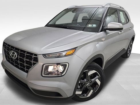Used 2026 Hyundai Venue SEL FWD image 1