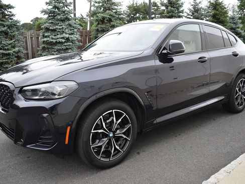 Used 2024 BMW X4 xDrive30i w/ Premium Package AWD/4WD image 3