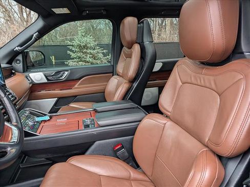 Certified 2023 Lincoln Navigator L Reserve image 34