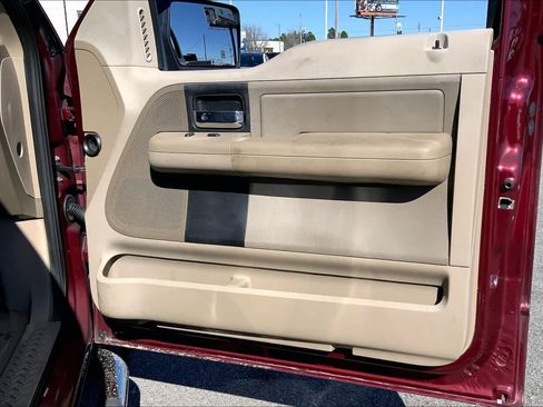 Used 2006 Ford F150 XLT image 22