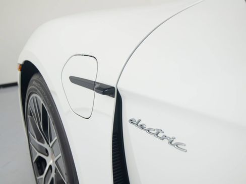 Certified 2025 Porsche Taycan RWD image 42