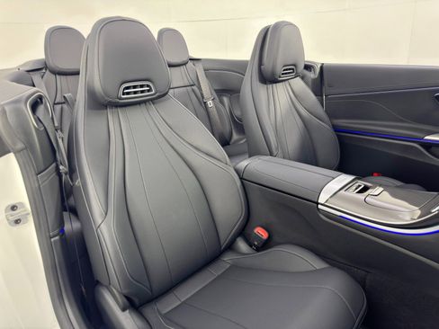 Used 2025 Mercedes-Benz CLE 300 4MATIC Cabriolet w/ Night Package image 39