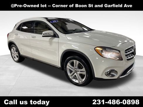 Used 2018 Mercedes-Benz GLA 250 4MATIC image 7