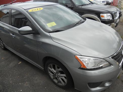 Used 2013 Nissan Sentra SR w/ Driver Pkg image 2