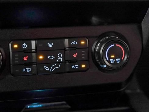 Used 2021 Ford F250 XLT w/ XLT Premium Package AWD/4WD image 29