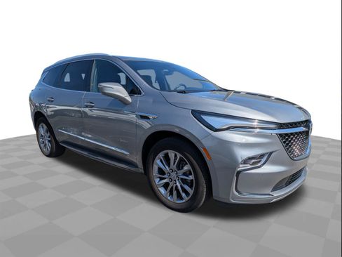 Used 2023 Buick Enclave Avenir w/ Avenir Technology Package FWD image 2
