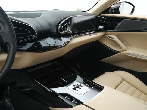 Certified 2025 Ferrari Purosangue AWD/4WD image 34