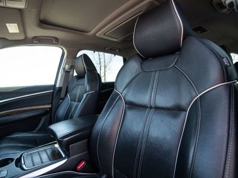 Certified 2018 Acura MDX w/ Advance & Entertainment image 8