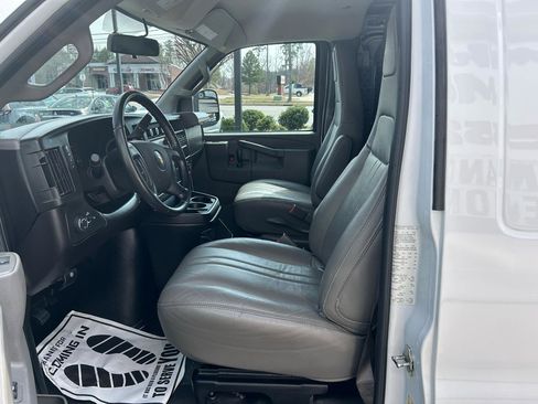 Used 2022 Chevrolet Express 2500 w/ Driver Convenience Package image 9
