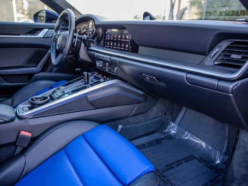 Used 2022 Porsche 911 Carrera image 22