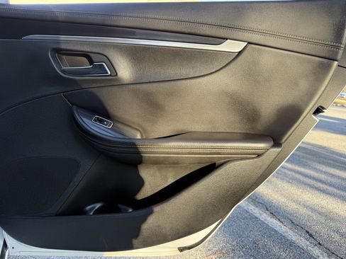 Used 2018 Chevrolet Impala LT image 45