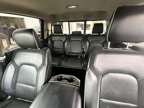 Used 2019 RAM 1500 Laramie AWD/4WD image 35