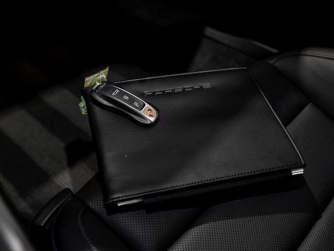 Used 2024 Porsche 911 Carrera GTS w/ Premium Package image 44