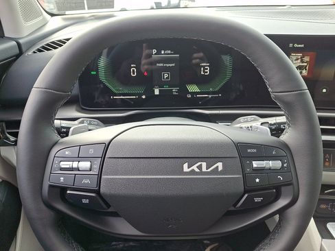 New 2026 Kia Sportage EX image 18