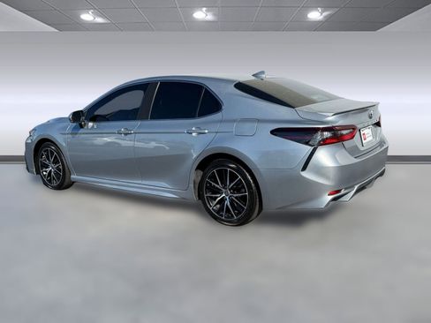 Certified 2023 Toyota Camry SE image 3