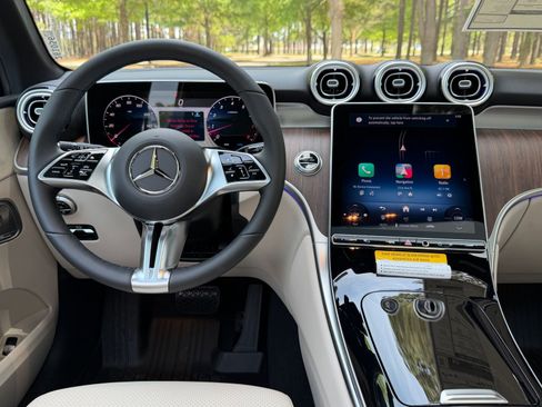New 2026 Mercedes-Benz GLC 300 image 3