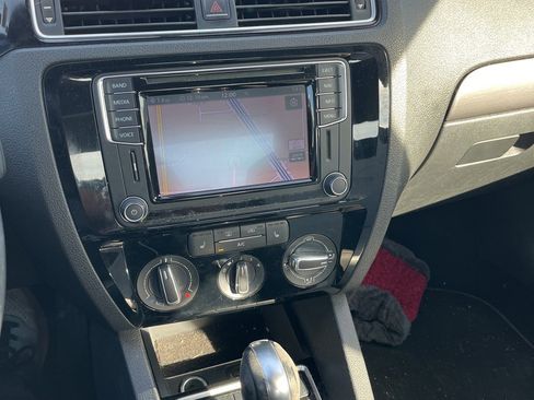 Used 2016 Volkswagen Jetta Sport image 8