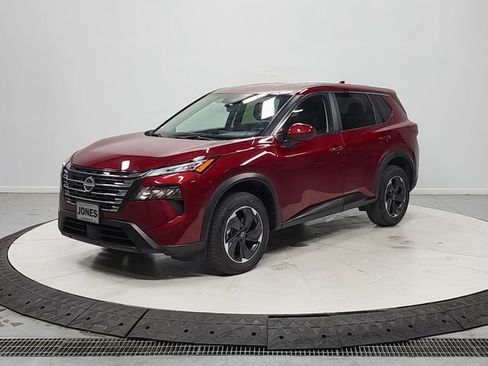 Used 2025 Nissan Rogue SV FWD image 3