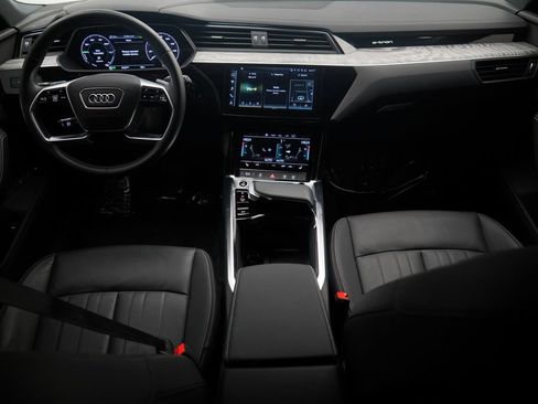 Certified 2022 Audi e-tron Premium image 8
