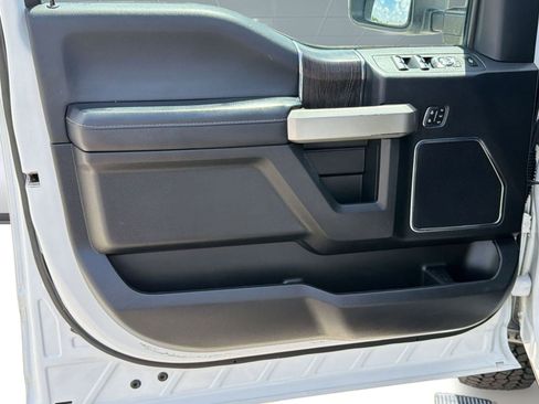 Used 2020 Ford F250 Lariat w/ Lariat Value Package image 2