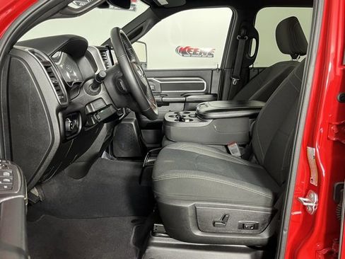 Used 2024 RAM 2500 Big Horn w/ Sport Appearance Package image 25