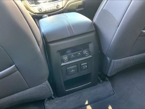 Used 2023 Chevrolet Traverse RS AWD/4WD image 36