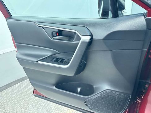 Used 2024 Toyota RAV4 LE image 29