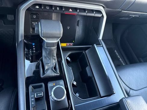 Used 2025 Toyota Sequoia Platinum AWD/4WD image 21