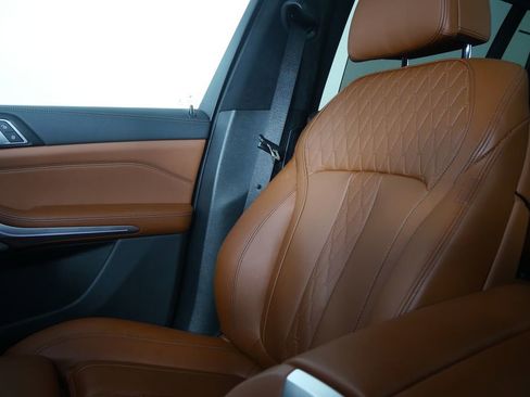 Certified 2024 BMW X7 M60i AWD/4WD image 25