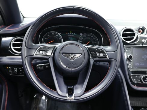 Used 2019 Bentley Bentayga AWD/4WD image 25