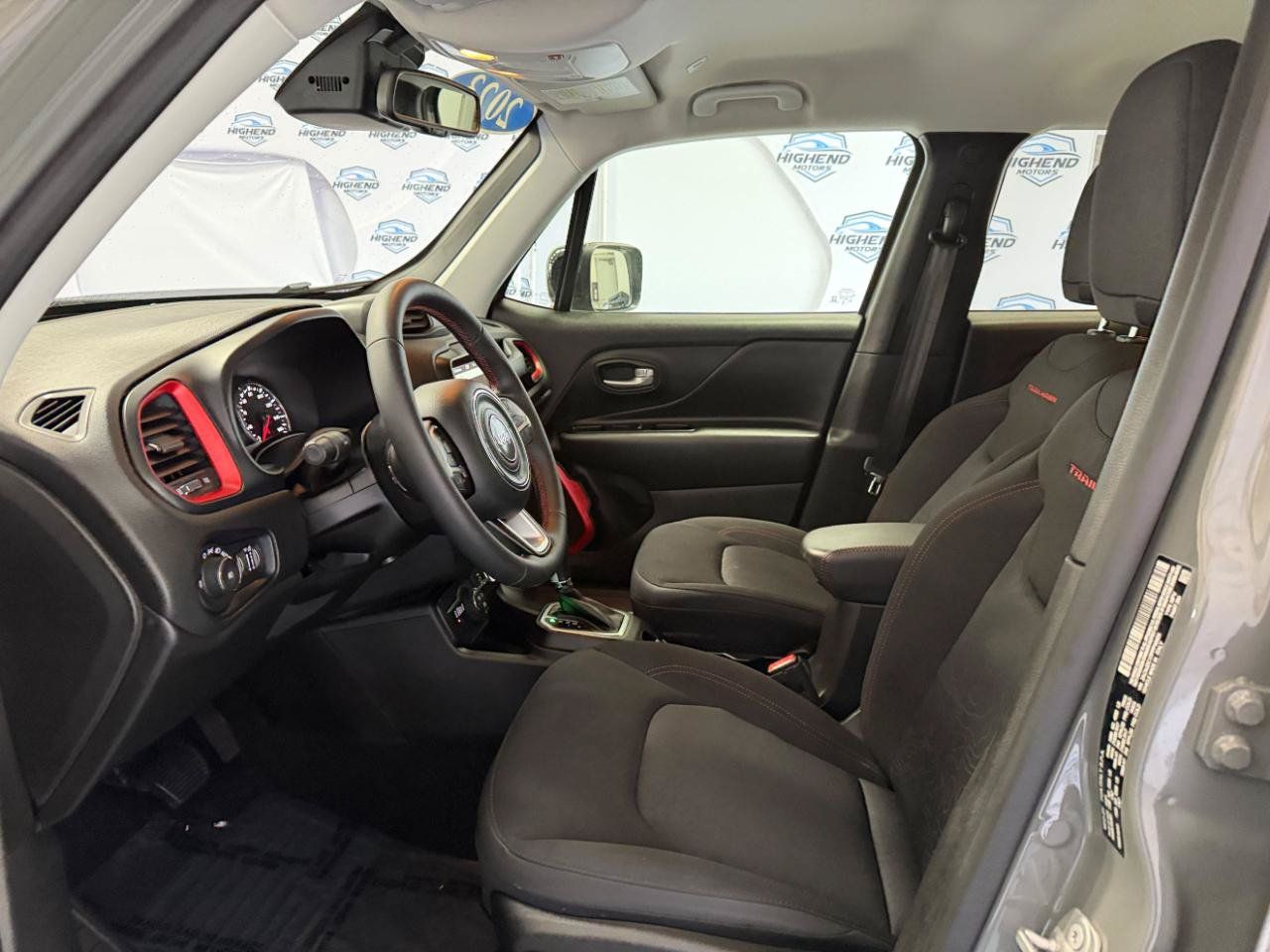 Used 2023 Jeep Renegade Trailhawk AWD/4WD image 15
