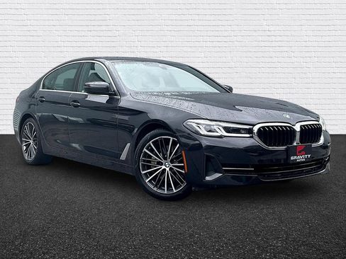 Used 2022 BMW 530i w/ Convenience Package RWD image 3